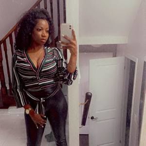 Meet your Posher, Monique